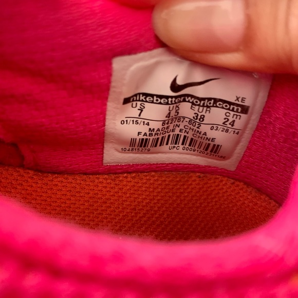 Nike Neon Pink Shoes - Picture 7 of 7